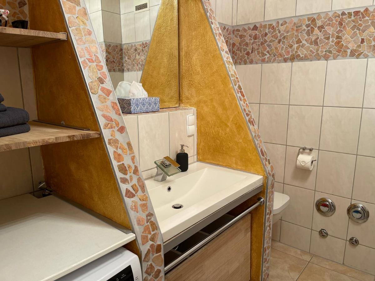 Greenleaf Walhalla-Apartment - Highspeed Wlan - Netflix - Suedbalkon テゲルンハイム エクステリア 写真